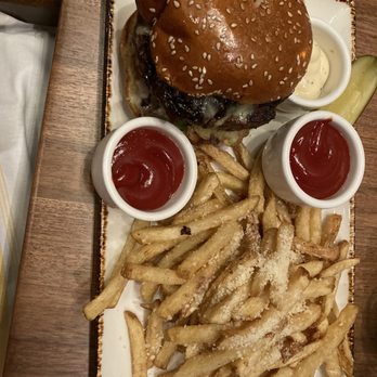 RC SUPPLY - Signature burger - Mediterranean Near Me - Des Plaines, Illinois