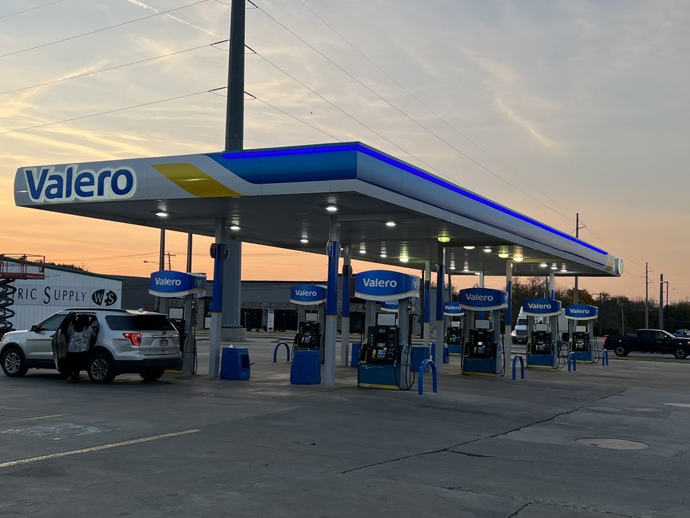 LAMA 111 Updated August 2024 14 Photos 903 W Hwy 82, Gainesville