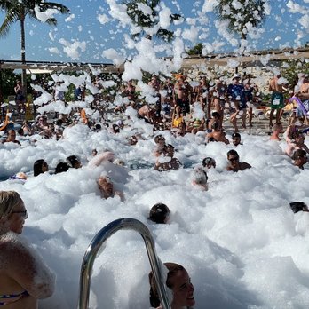Hotel Riu Dunamar - Foam party at the party pool - Hotels Near Me - Cancun, ROO