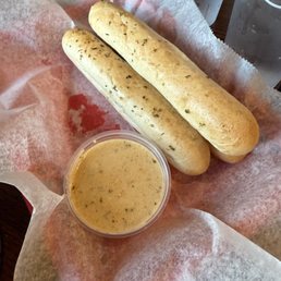 Breadsticks with Alfredo Breadsticks with Alfredo