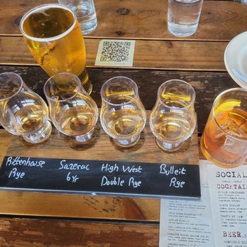 Whiskey Cake - Whiskey flight - New American Near Me - Irving, Texas Whiskey Cake - Whiskey flight - New American Near Me - Irving, Texas