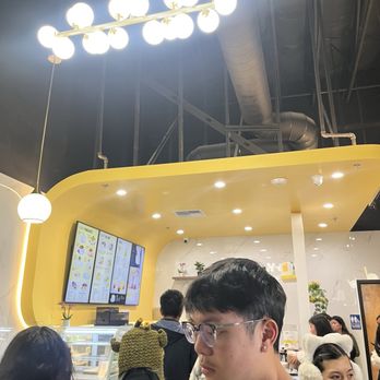 Fluffy Fluffy - Interior - Coffee & Tea Near Me - Davis, California