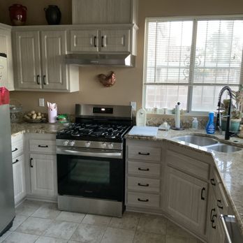 Melen Cleaning Services - Kitchen counter, floor, window sills, jars, etc. - Home Cleaning Near Me