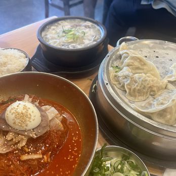 LEE GA - Seok Uh Sulung Tang Bibim Neang Myun - Korean Near Me - Los Angeles, California