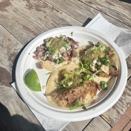 Carne asada, pollo, carnitas fire style Carne asada, pollo, carnitas fire style