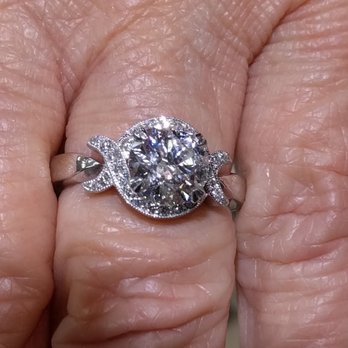 Eli's Jewelry - Ring on Eli's mama's hand - Jewelry Near Me - Los Angeles, California Eli's Jewelry - Ring on Eli's mama's hand - Jewelry Near Me - Los Angeles, California