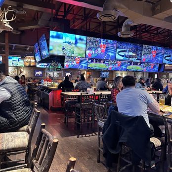 TWIN PEAKS - Updated July 2025 - 202 Photos & 166 Reviews - 3120 S Hwy