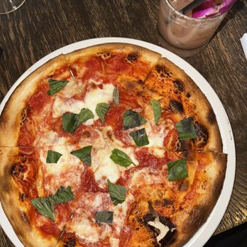 Earls Kitchen + Bar - Margherita pizza and Maui mai tai - New American Near Me - Boston, Massachusetts Earls Kitchen + Bar - Margherita pizza and Maui mai tai - New American Near Me - Boston, Massachusetts