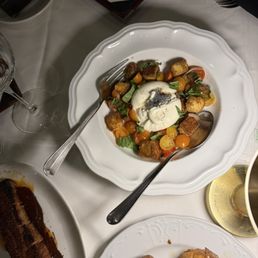 HEIRLOOM TOMATO & BURRATA PANZANELLA