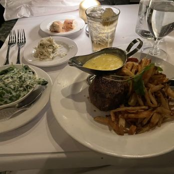 Mon Ami Gabi - filet, bernaise, creamed spinage - French Near Me - Chicago, Illinois Mon Ami Gabi - filet, bernaise, creamed spinage - French Near Me - Chicago, Illinois
