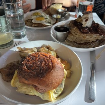 Juneberry Table - Mushroom breakfast sandwich - Breakfast & Brunch Near Me - Cleveland, Ohio