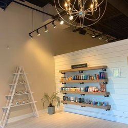 Noir Salon