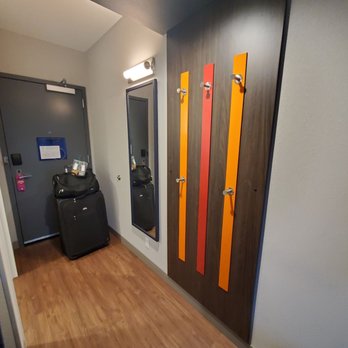 Tru by Hilton Lehi - No closet, but they have pegs. Room 309 3/16/20 - Hotels Near Me - Lehi, Utah Tru by Hilton Lehi - No closet, but they have pegs. Room 309 3/16/20 - Hotels Near Me - Lehi, Utah