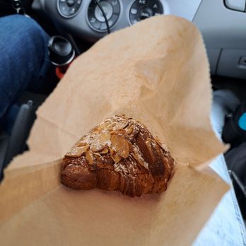 Café Dear Leon - Almond croissant - Cafes Near Me - Baltimore, Maryland Café Dear Leon - Almond croissant - Cafes Near Me - Baltimore, Maryland