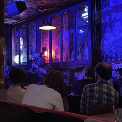Le Piano Vache - 2nd room upstairs, Jazz playing