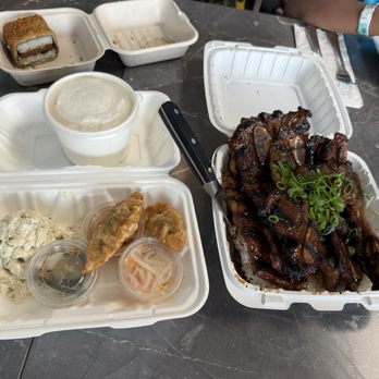 Da Kitchen Maui - Kalbi Ribs - Hawaiian Near Me - Kihei, Hawaii Da Kitchen Maui - Kalbi Ribs - Hawaiian Near Me - Kihei, Hawaii