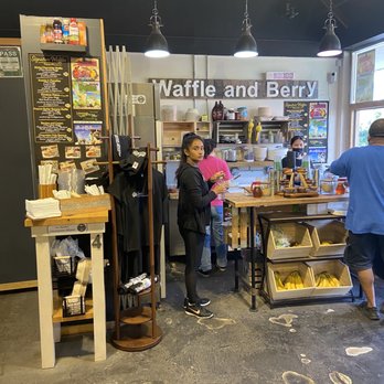 Waffle and Berry - Shop front - Waffles Near Me - Honolulu, Hawaii