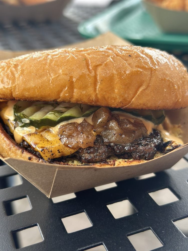 Stay Tuned Burgers - Photo 3