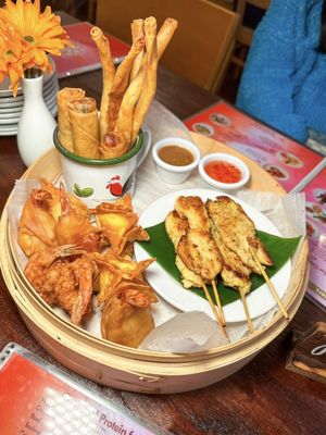 Thai D-Jing Restaurant by null