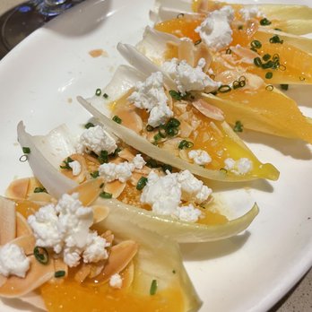 Jaleo - Endibias con queso de cabra y naranjas - Spanish Near Me - Washington, DC, District of Columbia