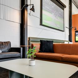 Parlay Bar & Lounge - Private bay