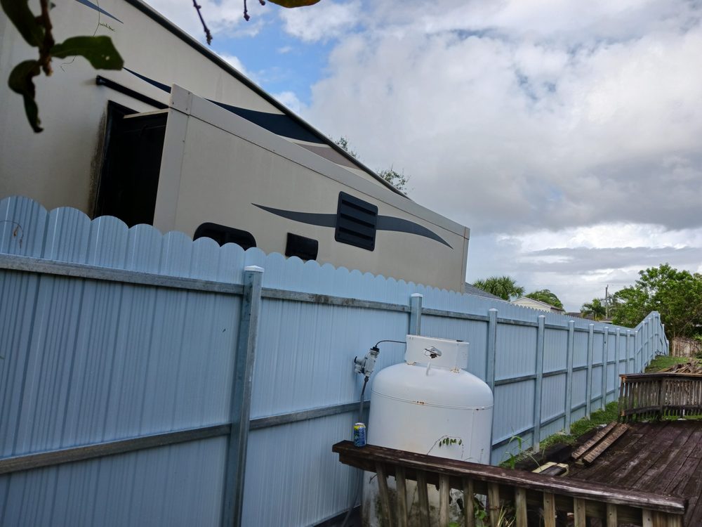 Slide of Metal Fence Guajiro