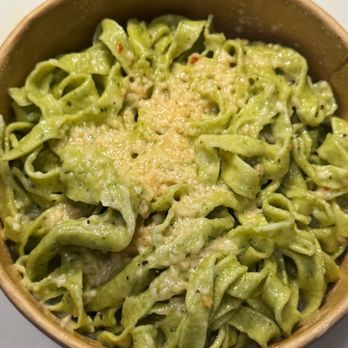Yummy Cheese Pasta - Spinach fettuccine alfredo - Pasta Shops Near Me - New York, New York Yummy Cheese Pasta - Spinach fettuccine alfredo - Pasta Shops Near Me - New York, New York