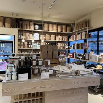 Flourist - ambiance - Bakeries Near Me - Vancouver, British Columbia