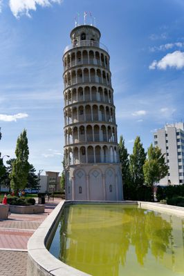 Leaning Tower of Niles by null