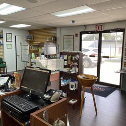 Palm Tree Tech Center - Nice Store - IT Services & Computer Repair Near Me - Oviedo, Florida