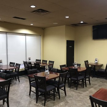 Alex's Grill - Inside - Canadian (New) Near Me - Oakville, Ontario