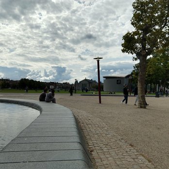 Museumplein - Grassy area next to the Van Gogh Museum - Landmarks & Historical Buildings Near Me - Amsterdam, New Hampshire