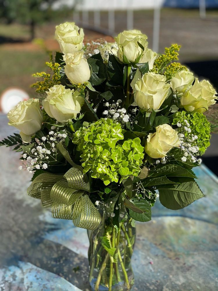 ANA’S FLORIST & GIFTS Updated August 2024 209 Photos & 15 Reviews