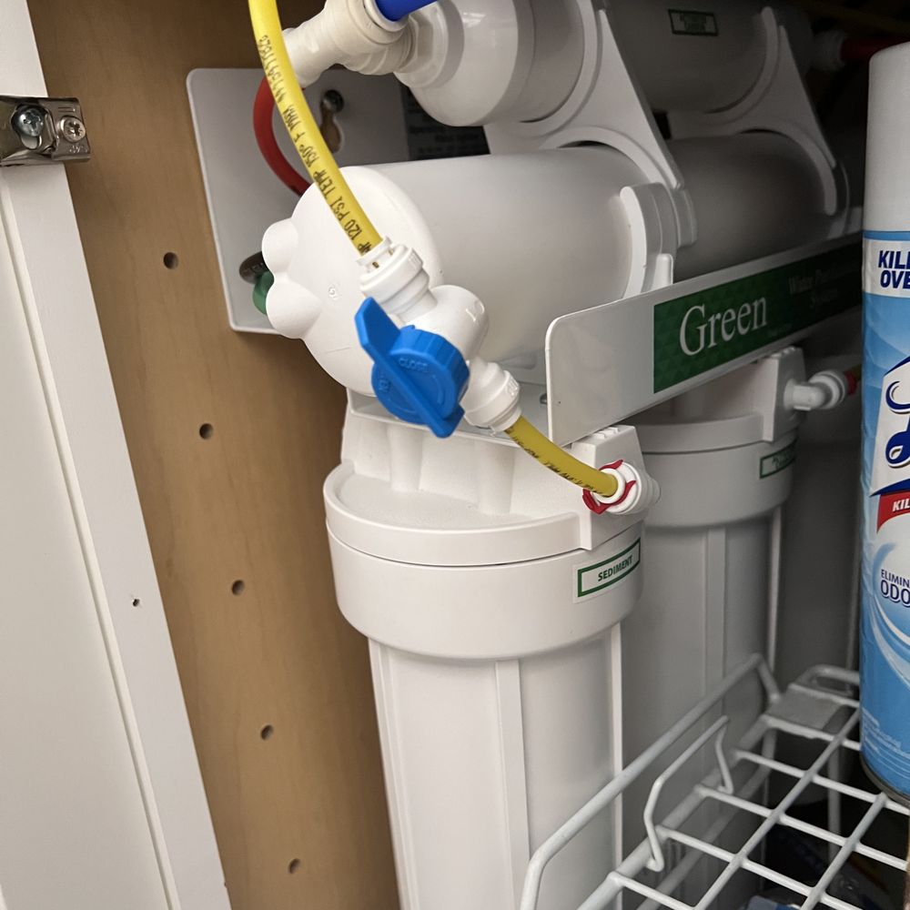 Clear Water Technologies - Side mount is removable and Jason will change filters if needed. - Water Purification Services Near Me - Las Vegas, Nevada Clear Water Technologies - Side mount is removable and Jason will change filters if needed. - Water Purification Services Near Me - Las Vegas, Nevada