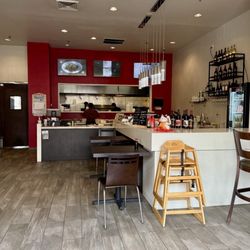 Tian Tian Eatery - Inside