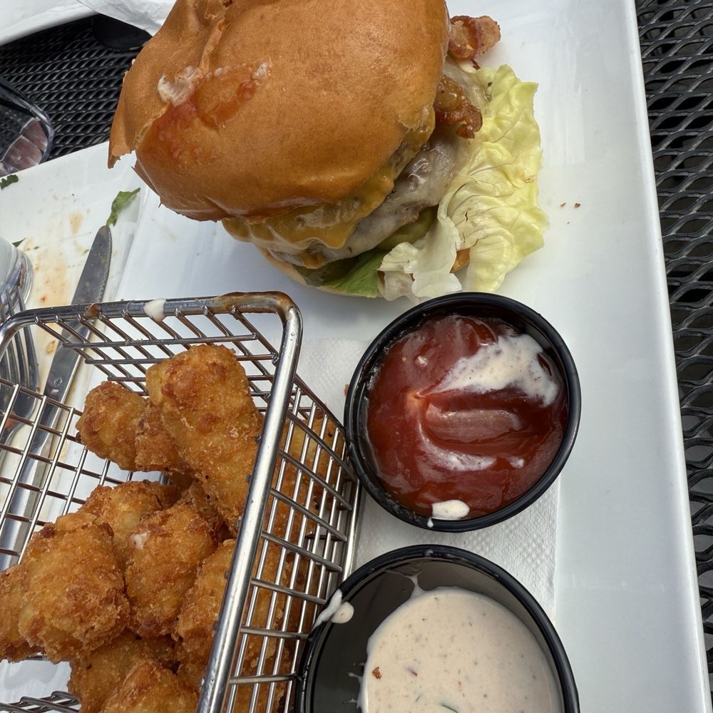 McCoy’s Copper Pint - Double great with tater tots - American Near Me - Shakopee, Minnesota McCoy’s Copper Pint - Double great with tater tots - American Near Me - Shakopee, Minnesota