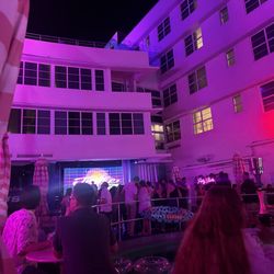 Sobe Hookah - Clevelander Sports Bar - Scenery