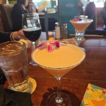 Bahama Breeze - Pineapple coconut martini - Seafood Near Me - Altamonte Springs, Florida Bahama Breeze - Pineapple coconut martini - Seafood Near Me - Altamonte Springs, Florida