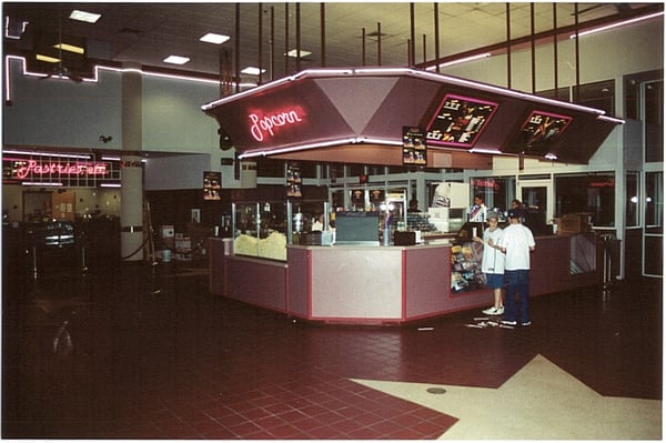 Marquee Cinemas Westbrook 12 314 Flat Rock Pl Westbrook Ct Movie Theatres Mapquest