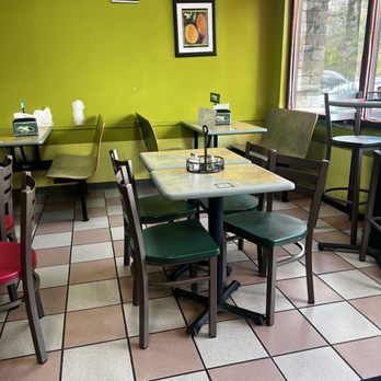 Kingston 30 - Inside seating - Caribbean Near Me - Lawrenceville, Georgia