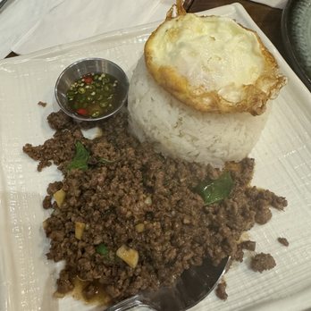 Kwan Kitchen - Basil Krapow Ground Beef - Thai Near Me - Pasadena, California Kwan Kitchen - Basil Krapow Ground Beef - Thai Near Me - Pasadena, California