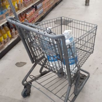 Crazy Q Bargin - Shopping carts seem to limit your shopping than to encourage it - Department Stores Near Me - Los Angeles, California