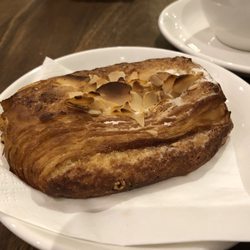 Bar Roma - Almond fold