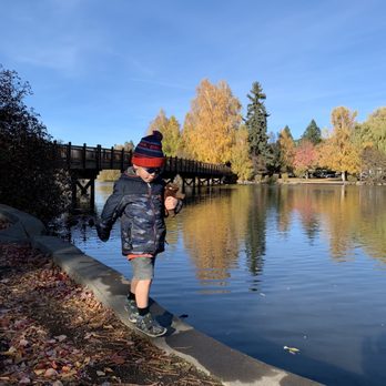 Drake Park and Mirror Pond - Parks Near Me - Bend, Oregon