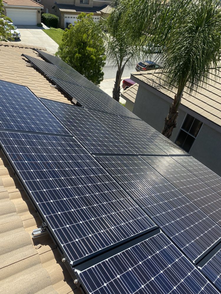 Slide of Stay Clean Solar