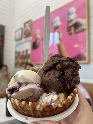 Jeni's Splendid Ice Creams by null