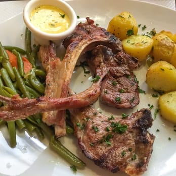 La Maison Blanche - Trio de côtes d'agneau - French Near Me - Paris, 75 La Maison Blanche - Trio de côtes d'agneau - French Near Me - Paris, 75