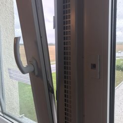 Holiday Inn Express München Messe - Broken Window!