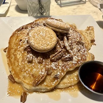 7th + Grove - Pancakes with pecans, Carmel and Oreo - Southern Near Me - Tampa, Florida