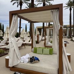 Green Valley Ranch Pool - Deluxe daybed